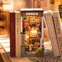 Détail des étals de street food du Book Nook La Vallée des Vins Sakura